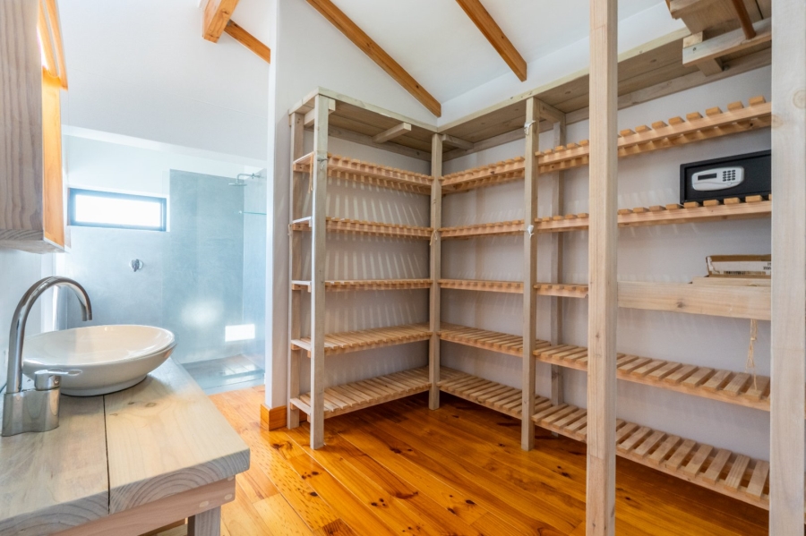 4 Bedroom Property for Sale in Kleinkrantz Western Cape